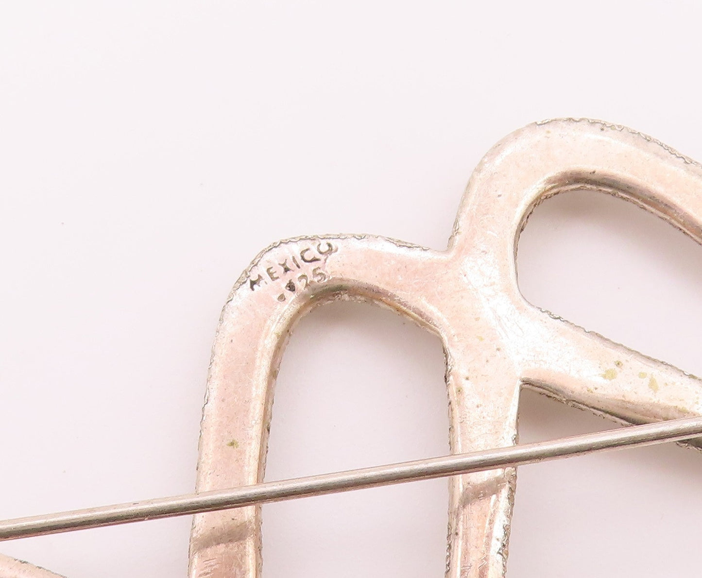 925 Sterling Silver  Vintage Textured Wavy Crisscross Brooch Pin  BP9636