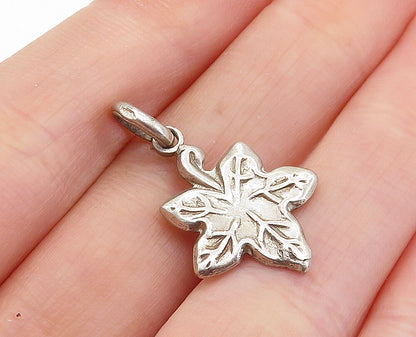 925 Sterling Silver  Vintage Petite Single Autumn Leaf Motif Pendant  PT4707