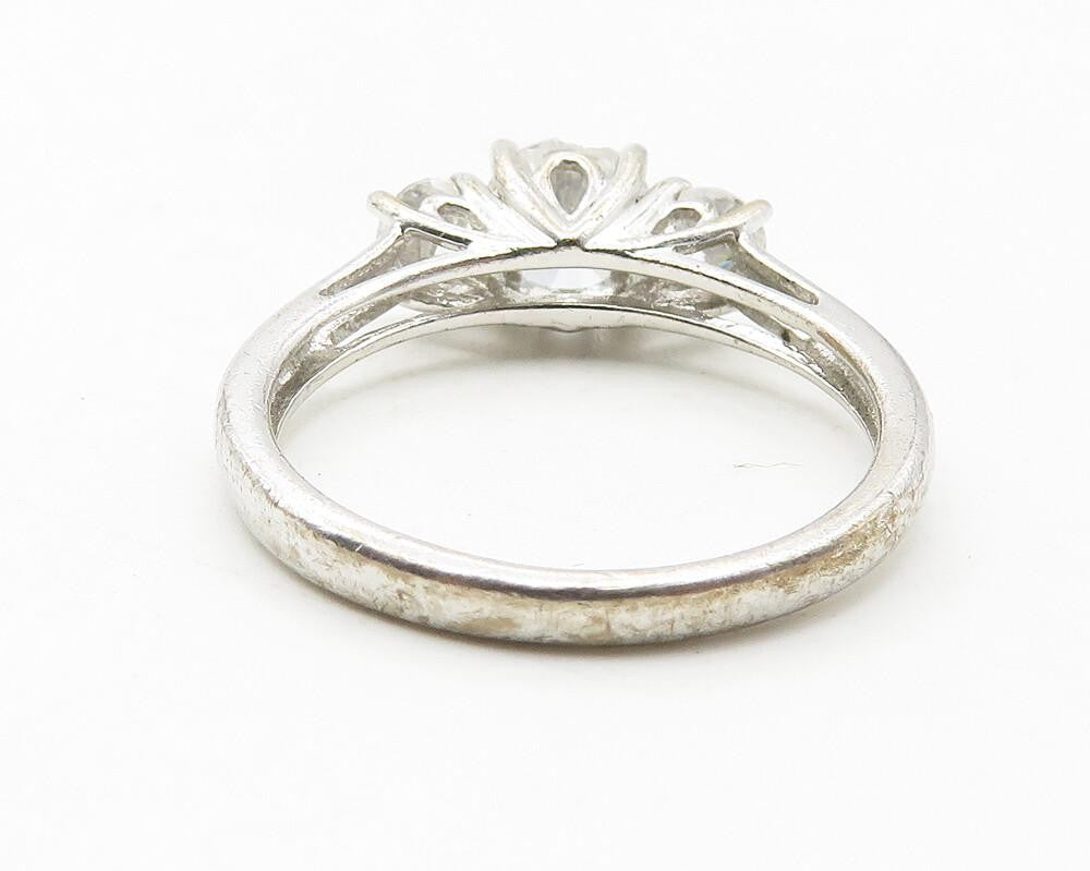 925 Sterling Silver  Cubic Zirconia Graduated Shiny Band Ring Sz 7  RG11575