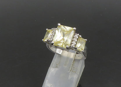925 Sterling Silver  Vintage Graduated Cubic Zirconia Band Ring Sz 7  RG23075