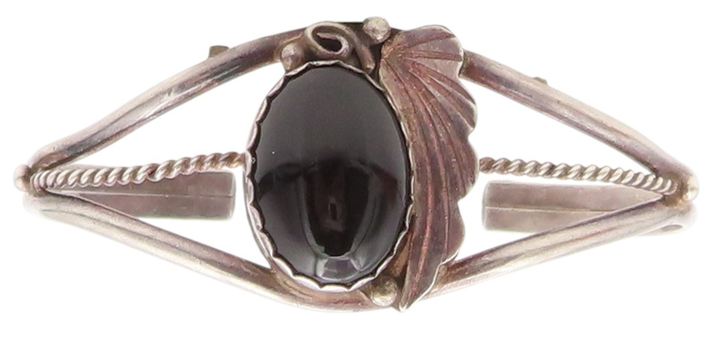925 Sterling Silver Vintage Bracelet NAVAJO Cabochon Onyx Leaf Design  BT11447