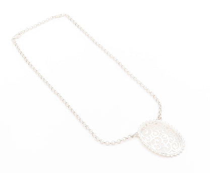 925 Sterling Silver Vintage Necklace Swirly Carved Oval Pendent  NE4577