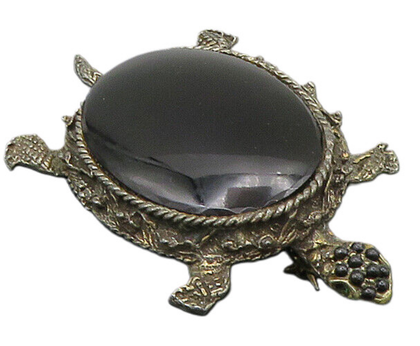 925 Sterling Silver  Vintage Black Onyx Sea Turtle Motif Brooch Pin  BP8924