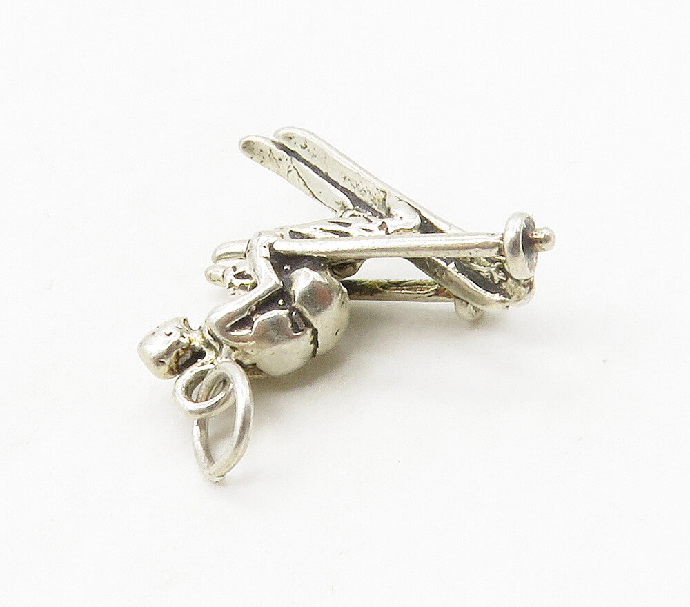 925 Sterling Silver  Vintage Petite Person On Skis Sports Pendant  PT12898
