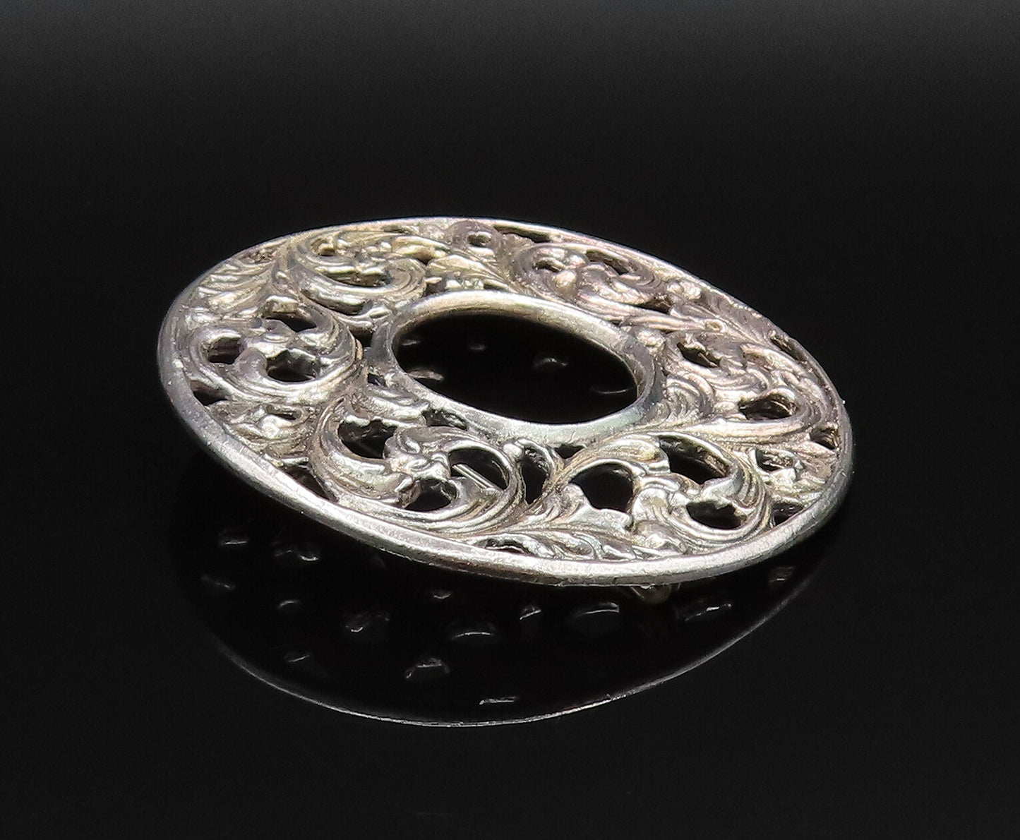 TINN NORWAY 925 Silver  Vintage Round Openwork Leaf Swirl Brooch Pin  BP9801
