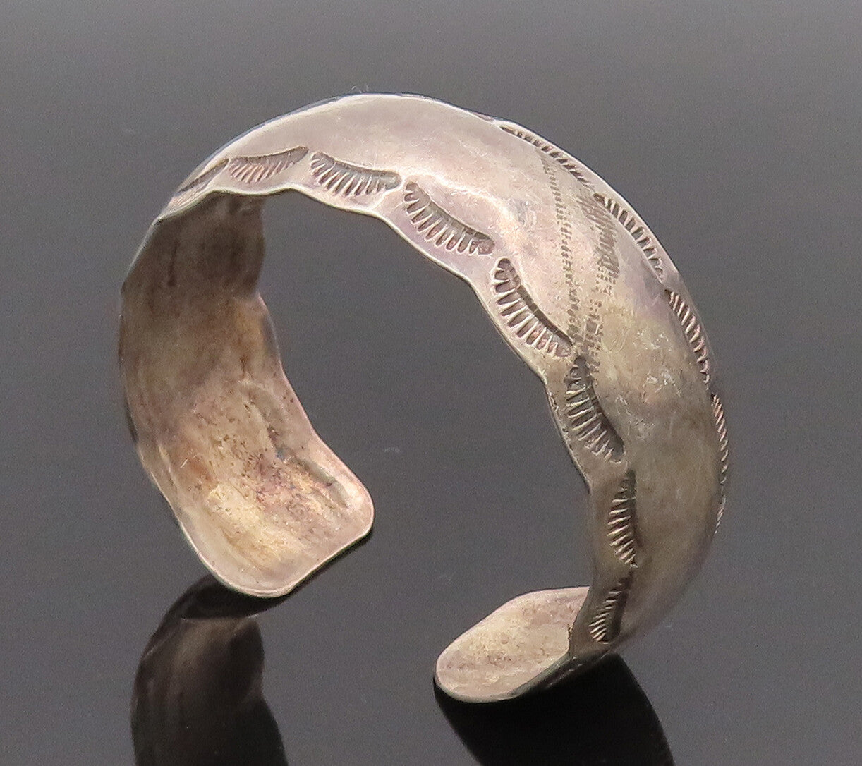 925 Sterling Silver Vintage Bracelet TRACY NAVAJO Swirly Etched Spikes  BT10294