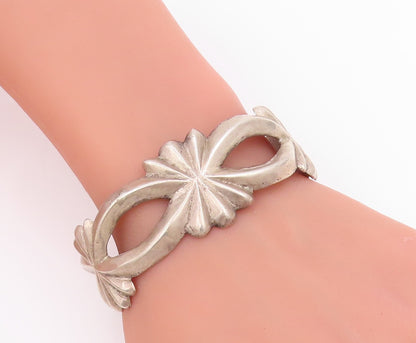 925 Sterling Silver Vintage Bracelet NAVAJO ZUNI Sandcast Floral Cuff  BT11619