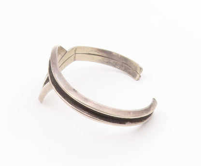 SOUTHWESTERN 925 Silver Vintage Raised Edge Pointed Cuff Bracelet BT9537