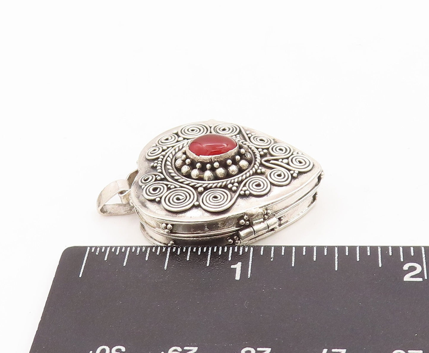 925 Sterling Silver Vintage Pendant Garnet Swirly Carved Heart (OPENS)  PT23448