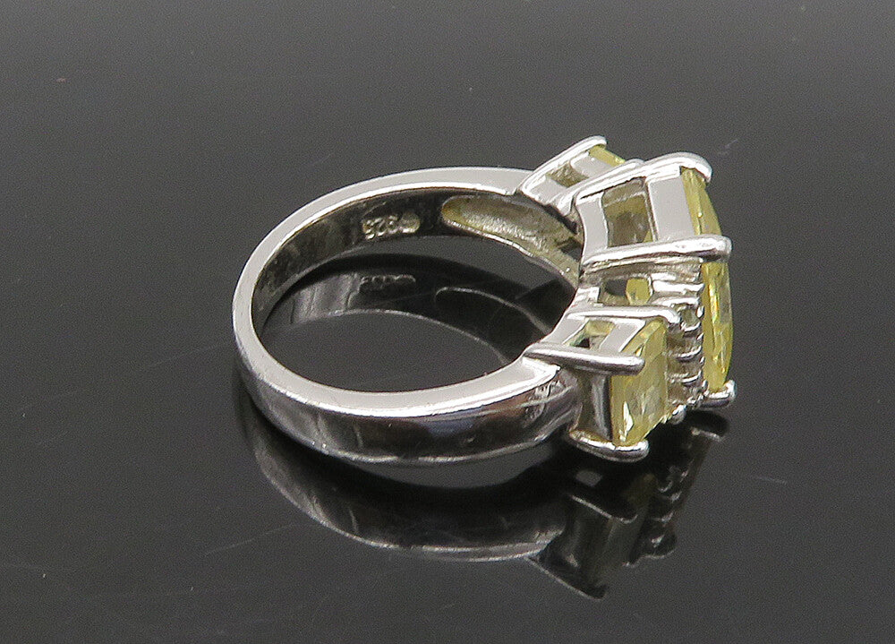 925 Sterling Silver  Vintage Graduated Cubic Zirconia Band Ring Sz 7  RG23075