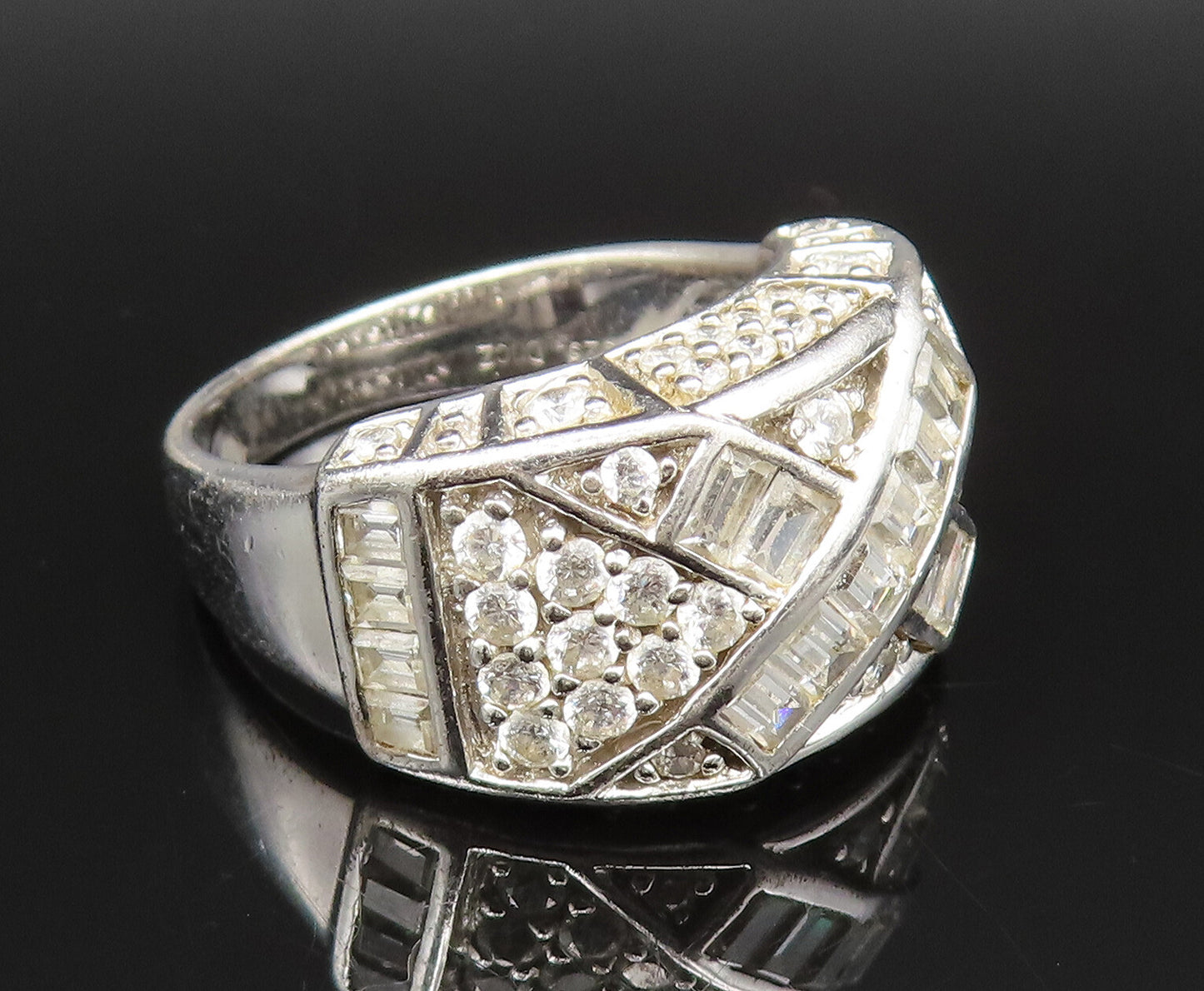 925 Silver  Vintage Crisscross Detail Cubic Zirconia Band Ring Sz 7.5  RG25392