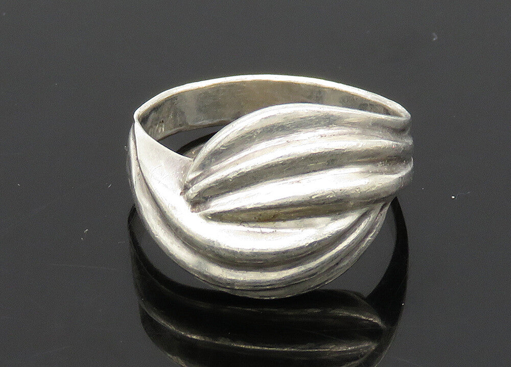 925 Sterling Silver  Vintage Shiny Fluted Bypass Style Band Ring Sz 9  RG20901