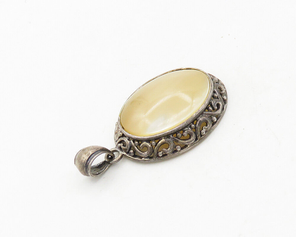 925 Sterling Silver   Vintage Mother Of Pearl Swirl Border Pendant  PT15568