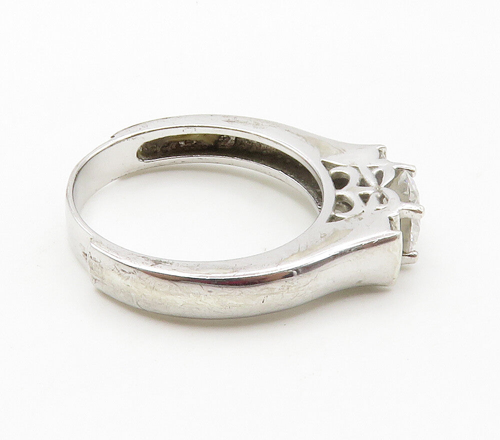 925 Sterling Silver  Shiny Cubic Zirconia Solitaire Accent Ring Sz 6  RG15341