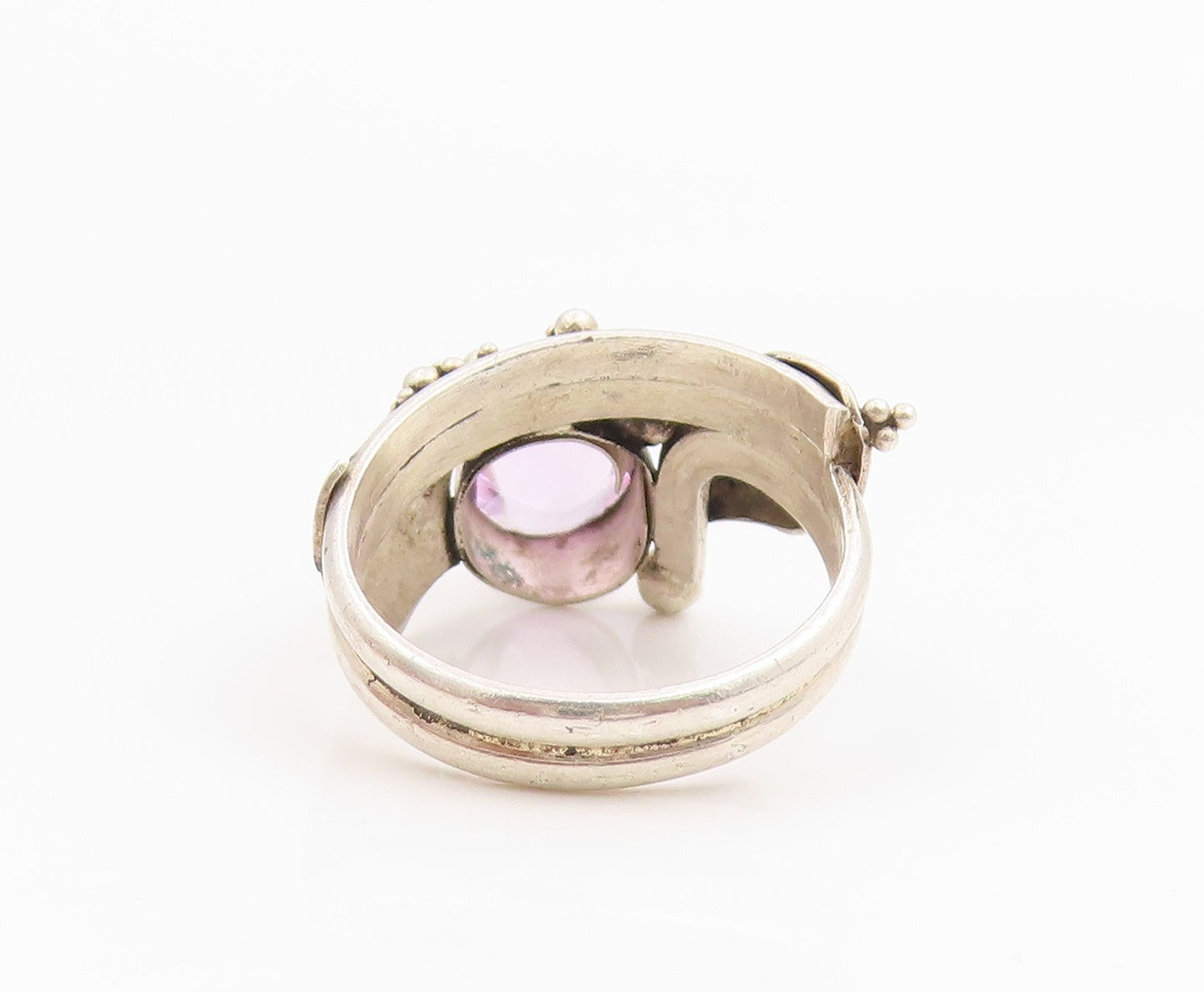 925 Sterling Silver Vintage Ring Oval Cut Amethyst Leaf Motif Band Sz 5 RG35354