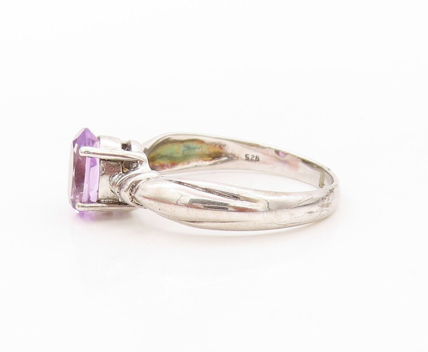 925 Sterling Silver Vintage Ring Grooved Neck Oval Amethyst  Sz 8  RG30282