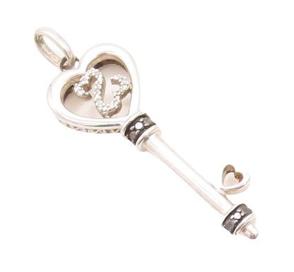 925 Sterling Silver Vintage Pendant White & Black Diamonds Key Of Love  PT23762