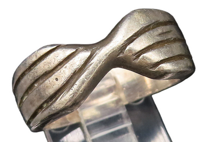 MEXICO 925 Silver  Vintage Etched Lines Twisted Band Ring Sz 7.75  RG26117