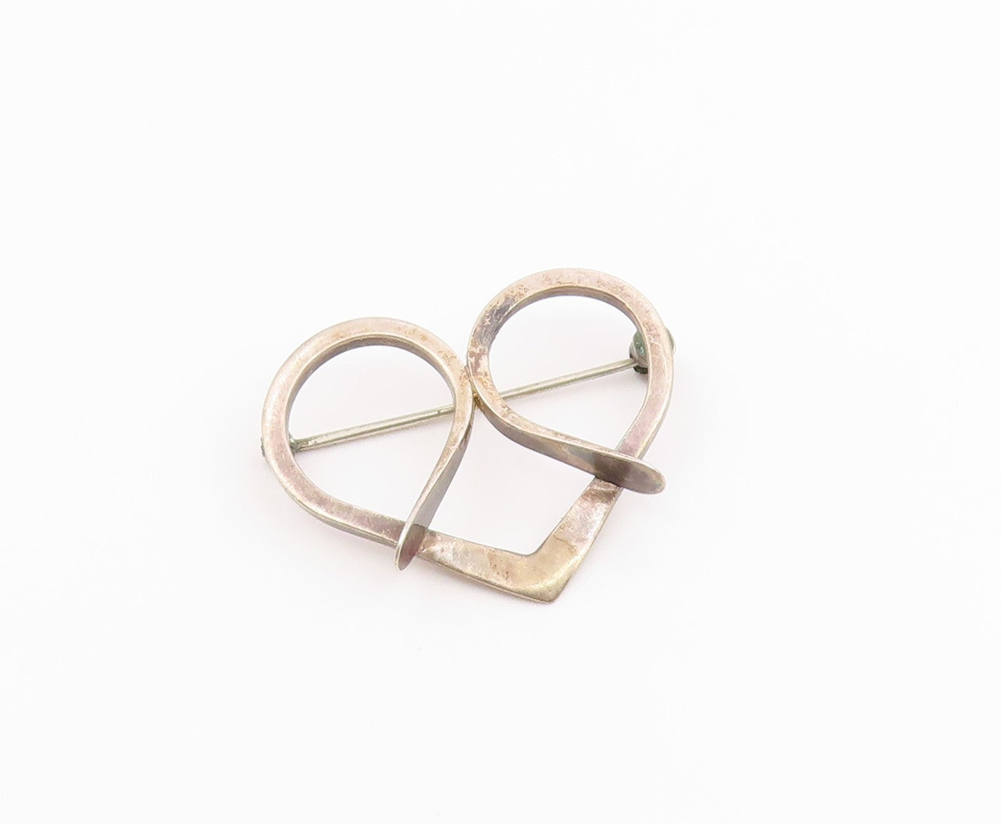 925 Sterling Silver  Vintage Open Pretzel Knot Love Heart Brooch Pin  BP9620