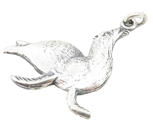 925 Sterling Silver  Vintage Petite Sea Lion Animal Motif Drop Pendant  PT7957