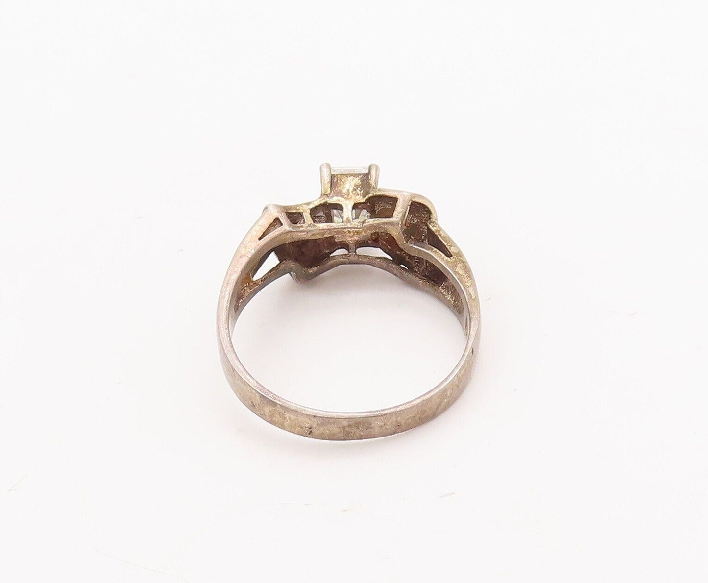 925 Sterling Silver Vintage Ring Rectangle Cut CZ Carved Bow  Sz 7  RG28521