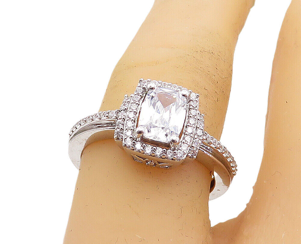 925 Sterling Silver  Cubic Zirconia Solitaire With Accents Ring Sz 7  RG4110