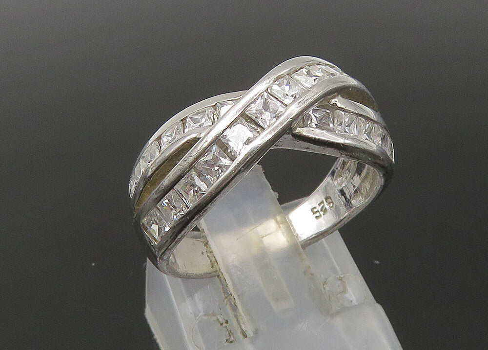 925 Sterling Silver  Vintage Shiny Cubic Zirconia Band Ring Sz 6  RG22596