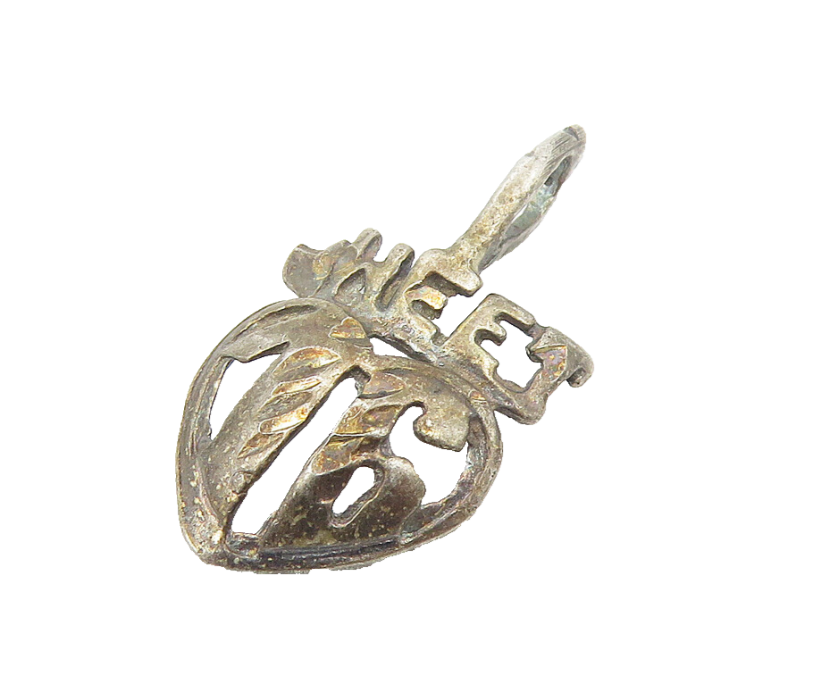 925 Sterling Silver  Vintage Petite Sweet Sixteen Love Heart Pendant  PT9127