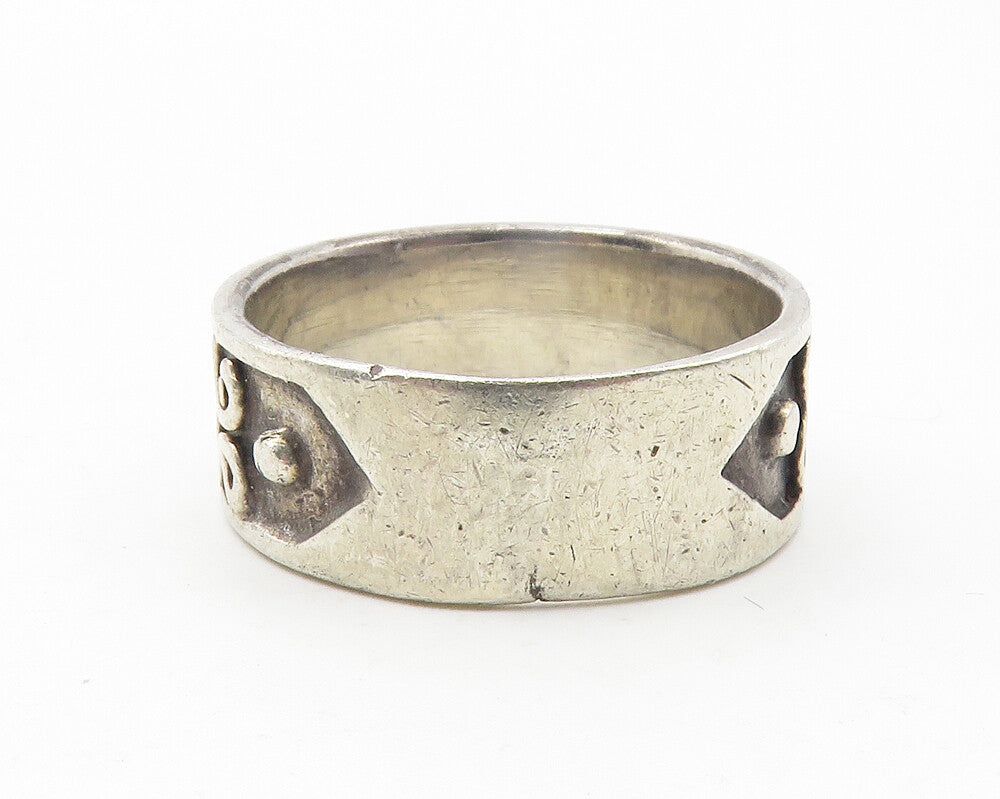 925 Sterling Silver  Vintage Oxidized Swirl Pattern Band Ring Sz 8  RG11682
