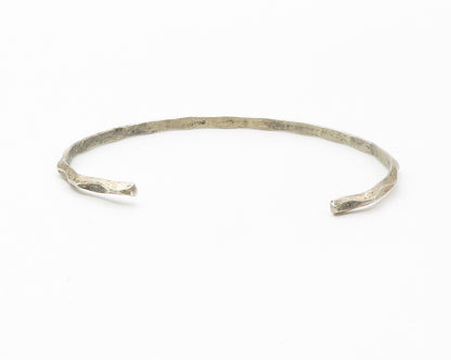 NAVAJO 925 Sterling Silver  Vintage Petite Wavy Detail Cuff Bracelet  BT5619