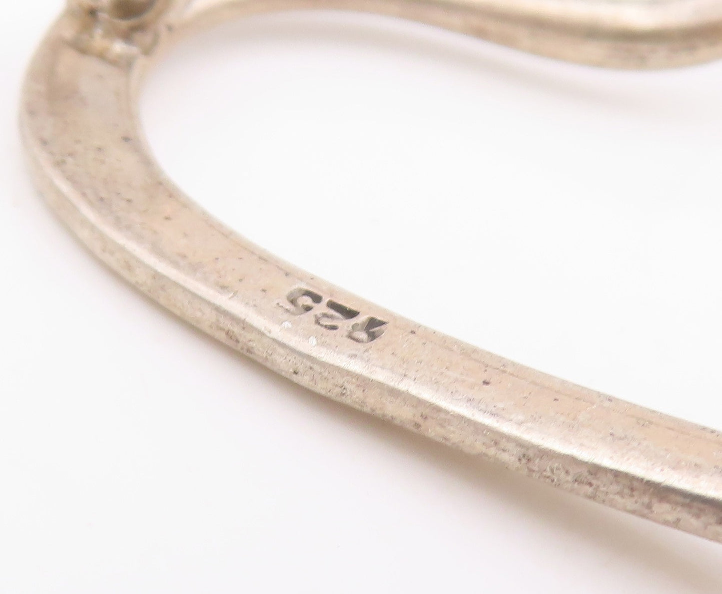 925 Sterling Silver Vintage Pendant Classic Stretched Open Love Heart  PT25428