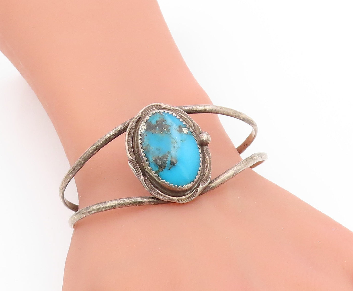 925 Sterling Silver Vintage Bracelet NAVAJO Cabochon Turquoise Cuff  BT11788
