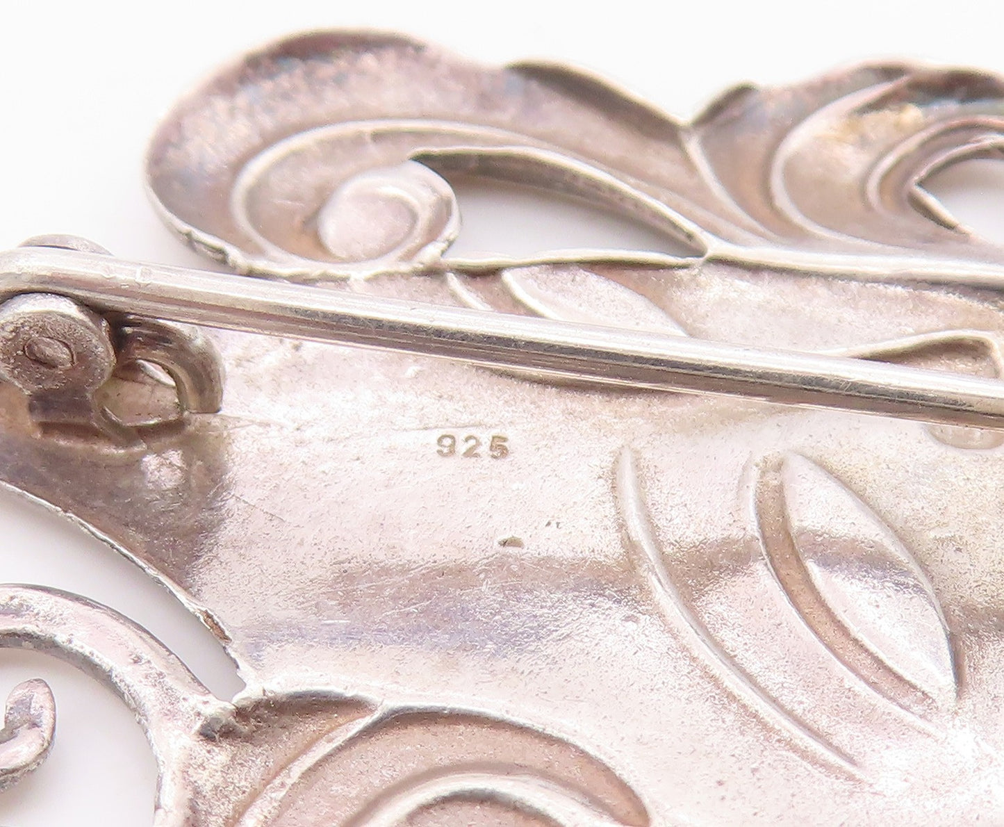925 Sterling Silver Vintage Brooch Swirly Masquerade Theater Mask Pin  BP12102