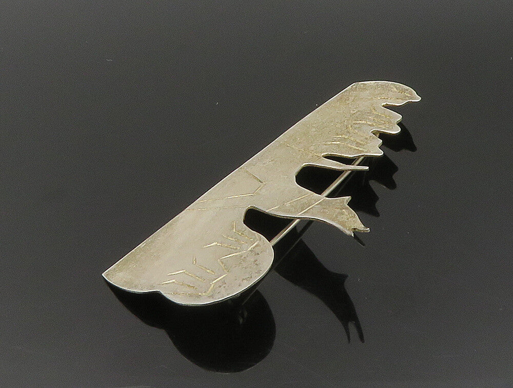 925 Sterling Silver  Vintage Howling Wolf In The Woods Brooch Pin  BP9356