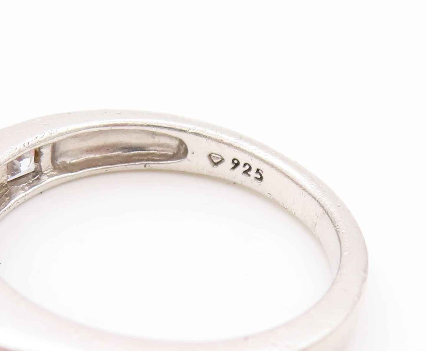 925 Sterling Silver Vintage Ring Modernist Square Cut CZ Inlay Band Sz 8 RG32742