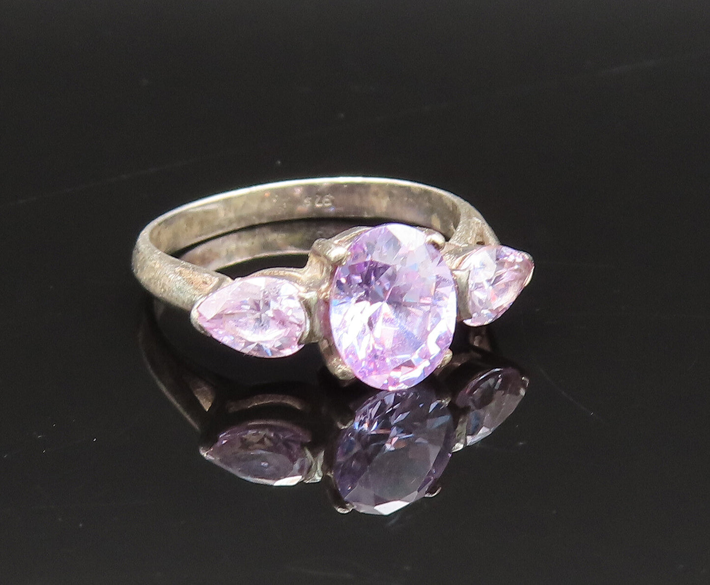 925 Sterling Silver  Vintage Dainty Purple Cubic Zirconia Ring Sz 6.5  RG25633