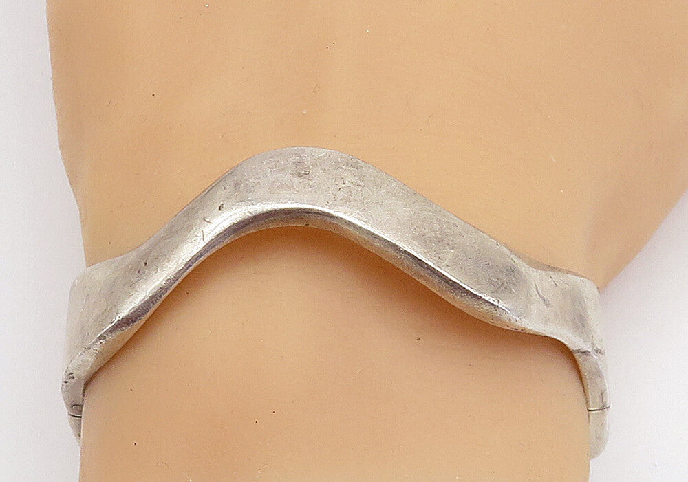 925 Sterling Silver  Vintage Modernist Smooth Wavy Bangle Bracelet  BT1733