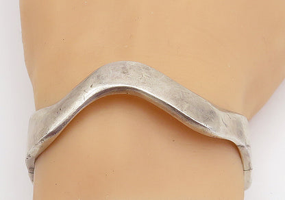 925 Sterling Silver  Vintage Modernist Smooth Wavy Bangle Bracelet  BT1733