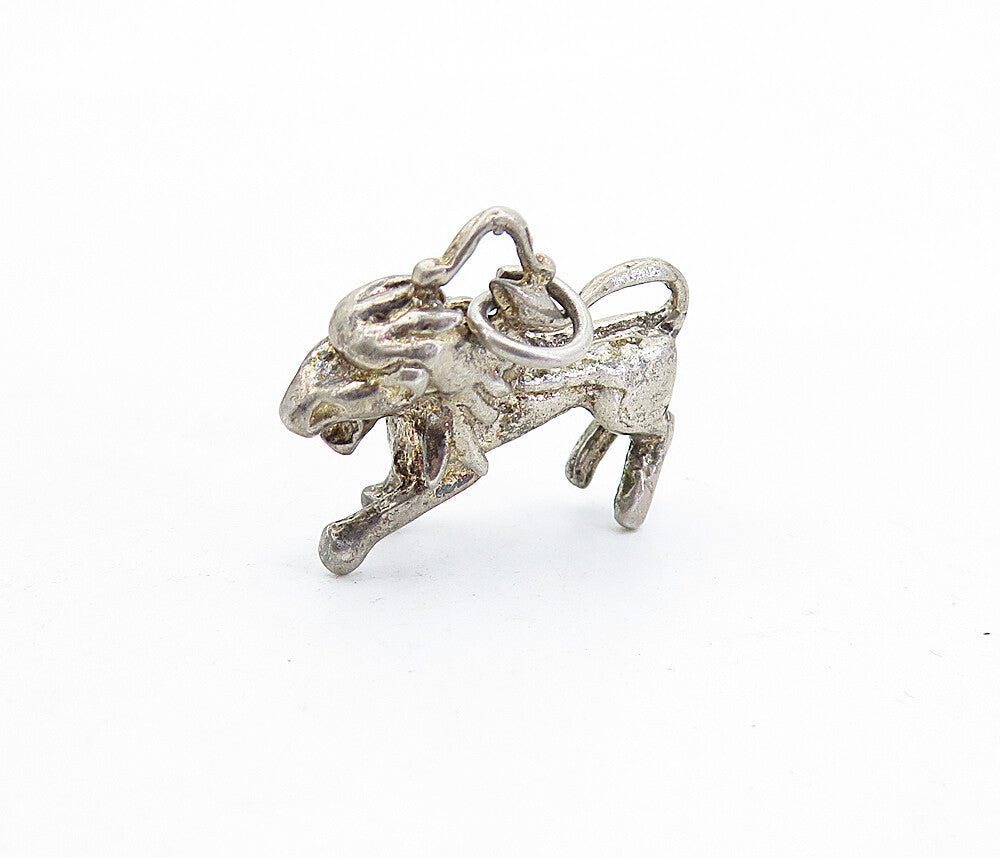 925 Sterling Silver  Vintage Dark Tone Sculpted Lion Motif Pendant  PT3920