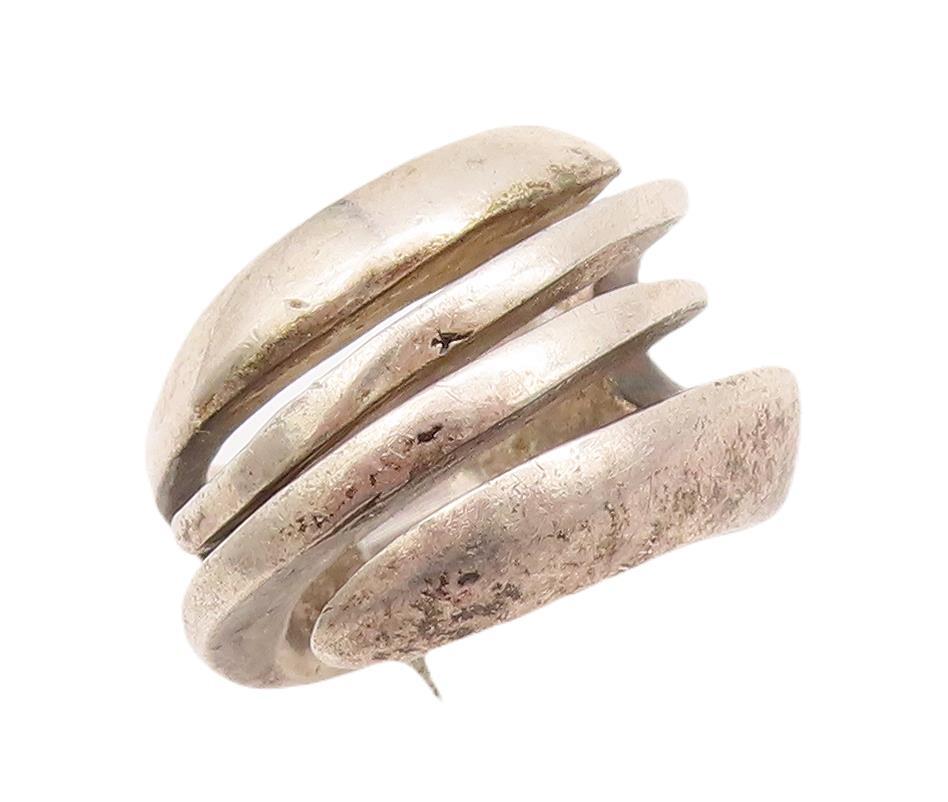 925 Sterling Silver Vintage Ring Designer Cutout Spikes Bypass  Sz 8  RG28214