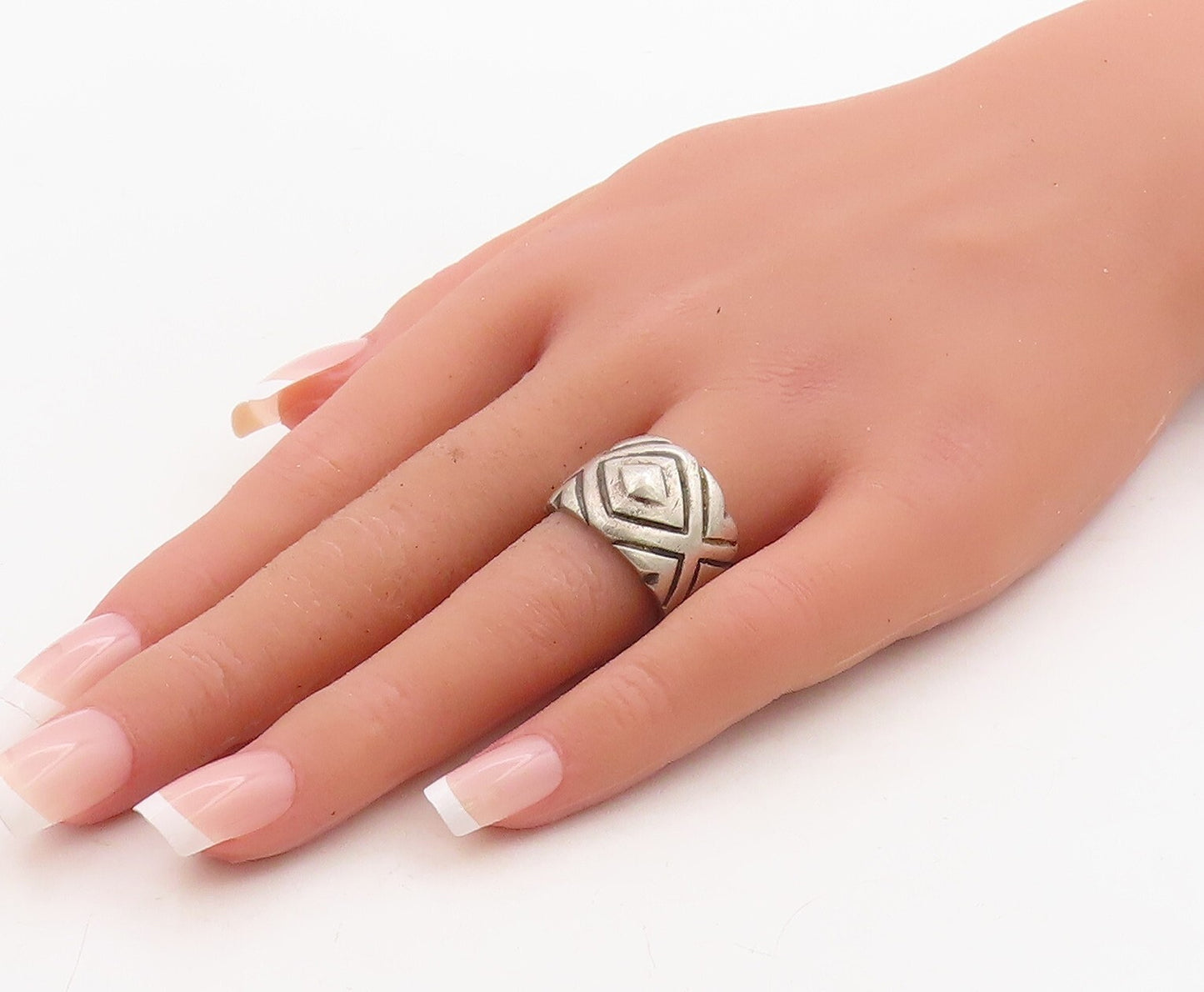 925 Sterling Silver Vintage Ring Solid Diamond Shape Etched  Sz 7  RG31685
