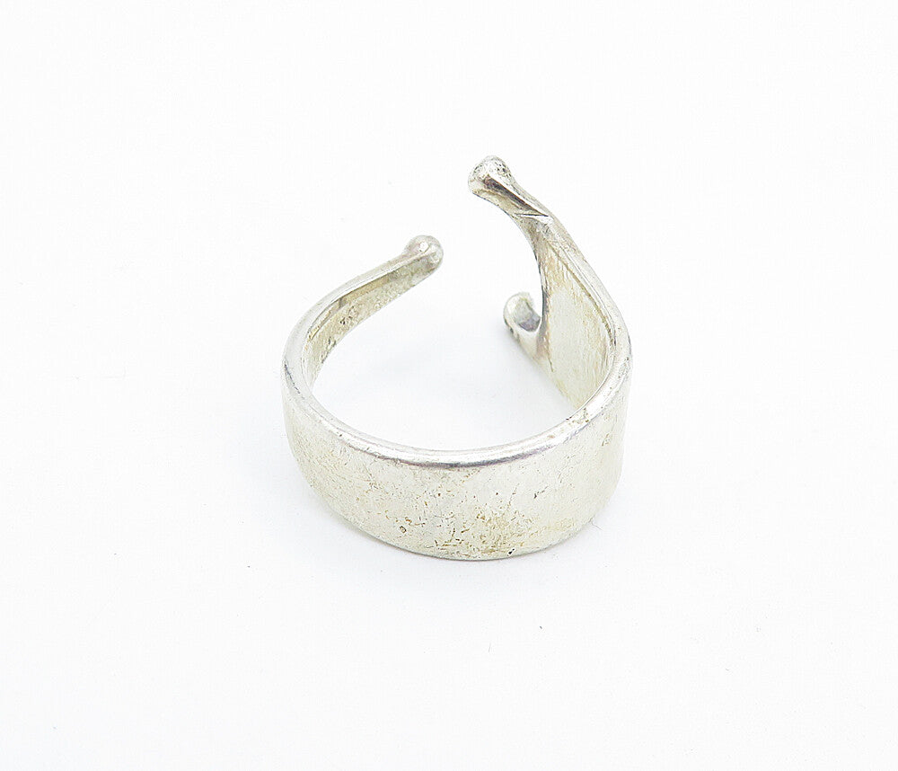 DESIGNER 925 Silver  Vintage Petite Modernist Design Band Ring Sz 6  RG7689