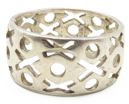 925 Sterling Silver  Vintage XO Hugs & Kisses Cutout Band Ring Sz 8  RG11859
