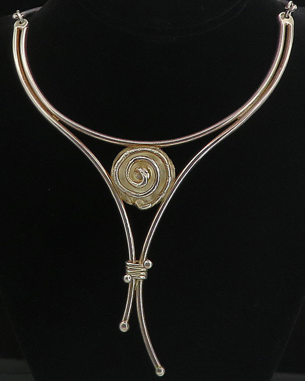 925 Sterling Silver  Vintage Shiny Modernist Flower Collar Necklace  NE1513