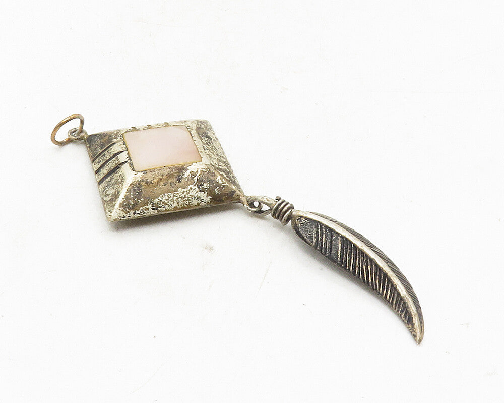 925 Sterling Silver  Vintage Inlaid Mother Of Pearl Feather Pendant  PT7835