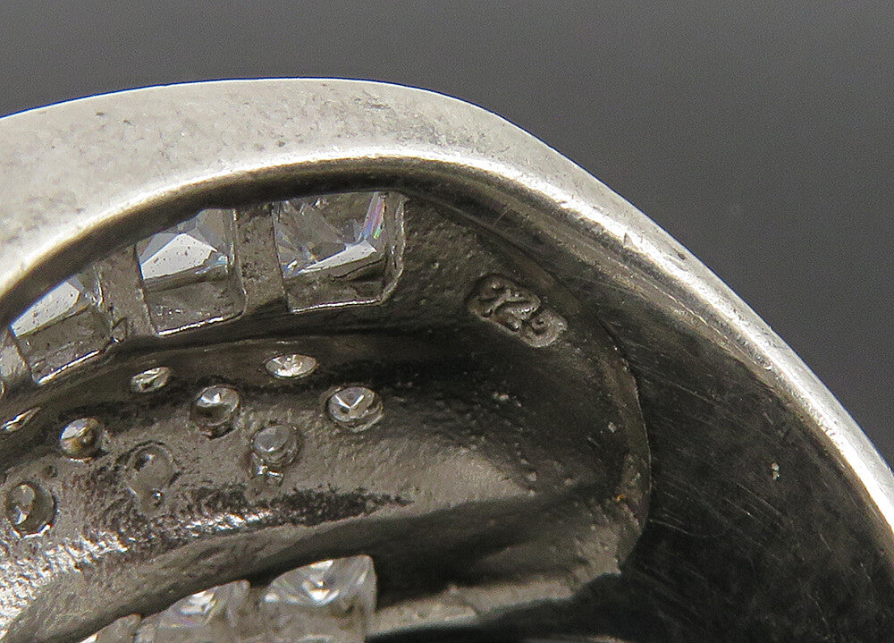 925 Sterling Silver  Vintage Sparkling Cubic Zirconia Band Ring Sz 7  RG22199