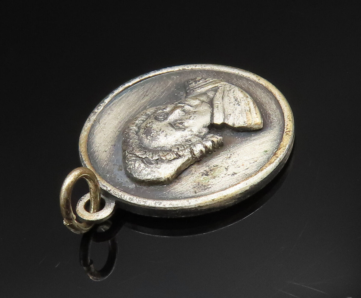 925 Sterling Silver  Vintage Antique Carved Head Round Pendant  PT20810