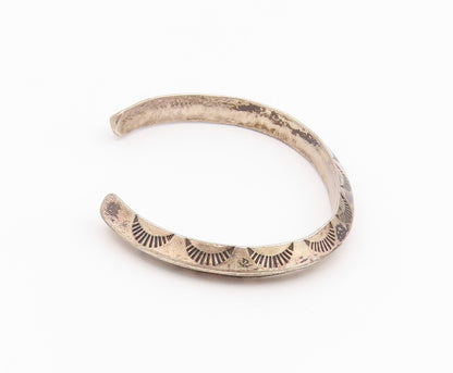 925 Sterling Silver Vintage Bracelet NAVAJO Classic Etched Sunburst Cuff BT12145