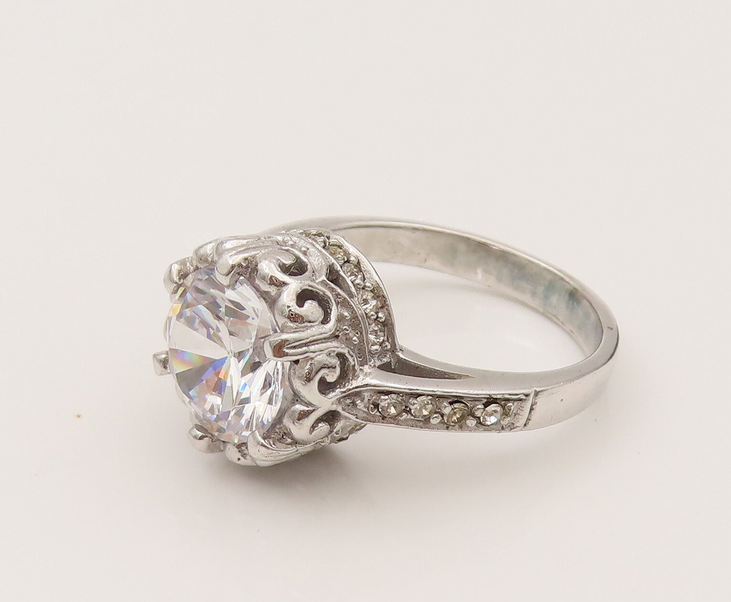 925 Silver  Vintage Dancing Cubic Zirconia Scrollwork Halo Ring Sz 7.5 RG26492
