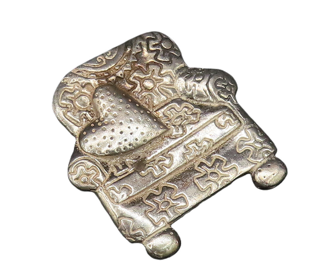 925 Silver  Vintage Floral Engraved Armchair & Heart Pillow Brooch Pin  BP9997